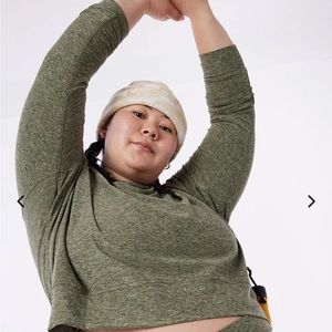 Outdoor Voices CloudKnit shrunken crew / Tea tree green / Small / Gently used